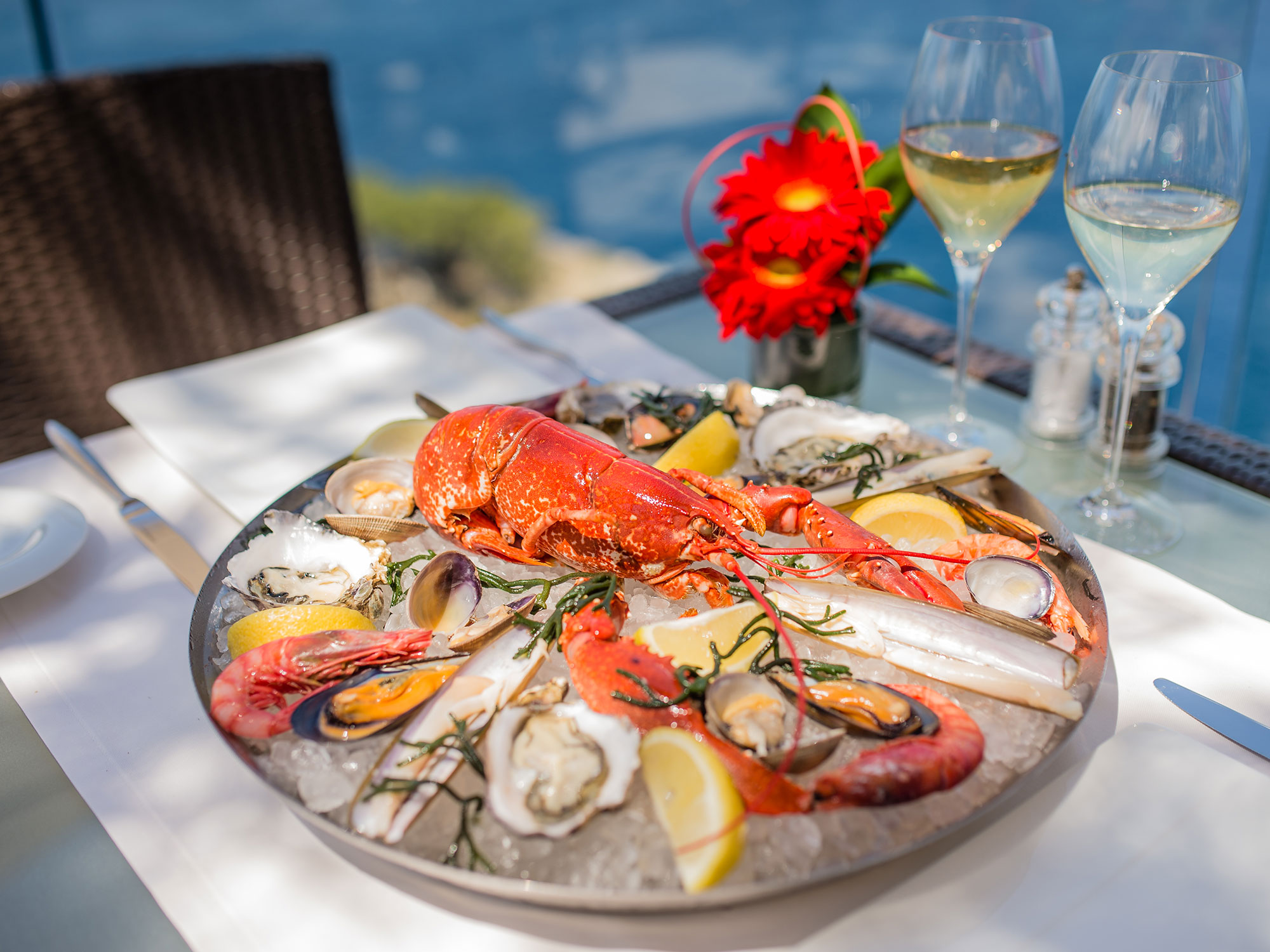 Coastal dining on the edge of Macquarie Harbour